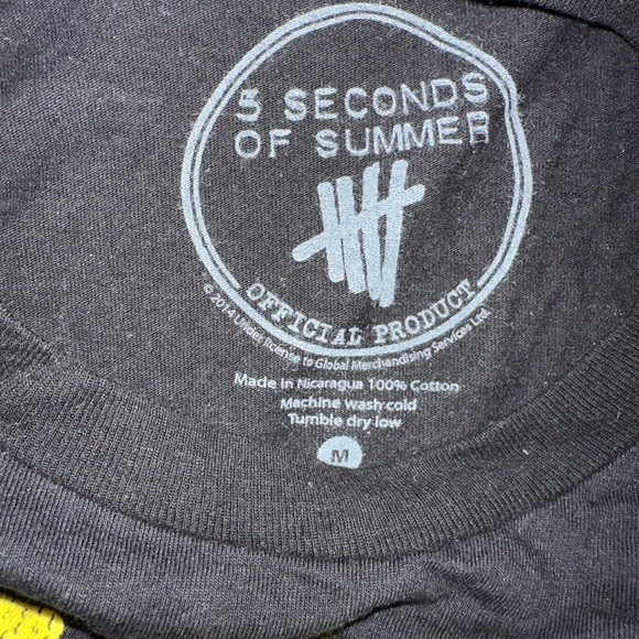5 Seconds of Summer Shirt. NWOT - Picture 2 of 2